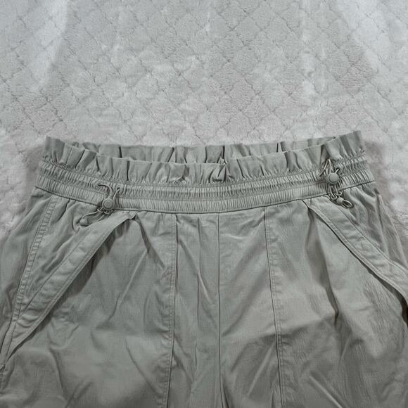 Athleta Trekkie High Rise Parachute Pant - size 6 in Celadon Tint - Picture 11 of 11